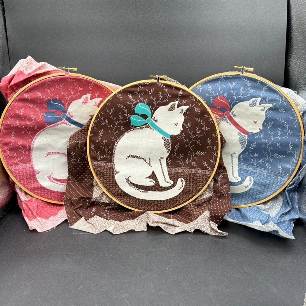 Vintage Unbranded Cat Embroidery Hoop Wall Art Set of 3 Calico Bow Cottagecore